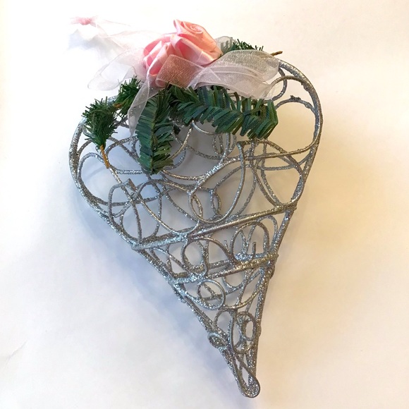 Beautiful Large Heart Ornament - Picture 1 of 2